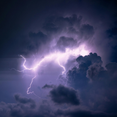 Blitz im Himmel als Sinnbild für Elektrizität