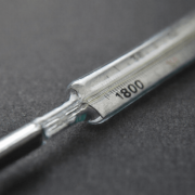 Thermometer zur Messung des Schmelzpunkts von Keramik